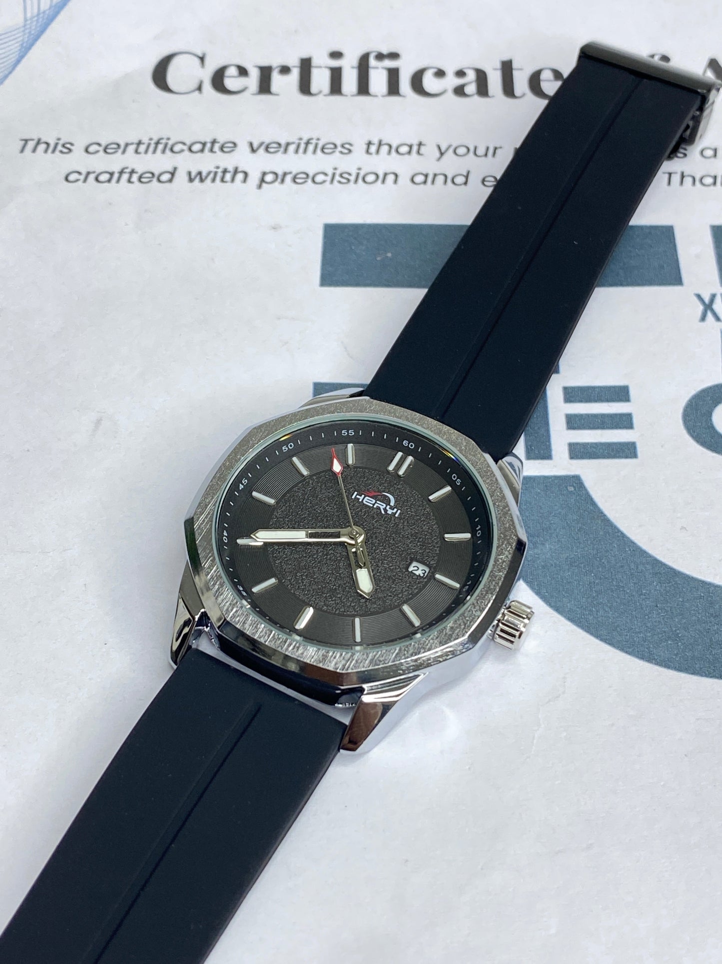 Heyri - Silicone Straps & Magnetic Lock Watch