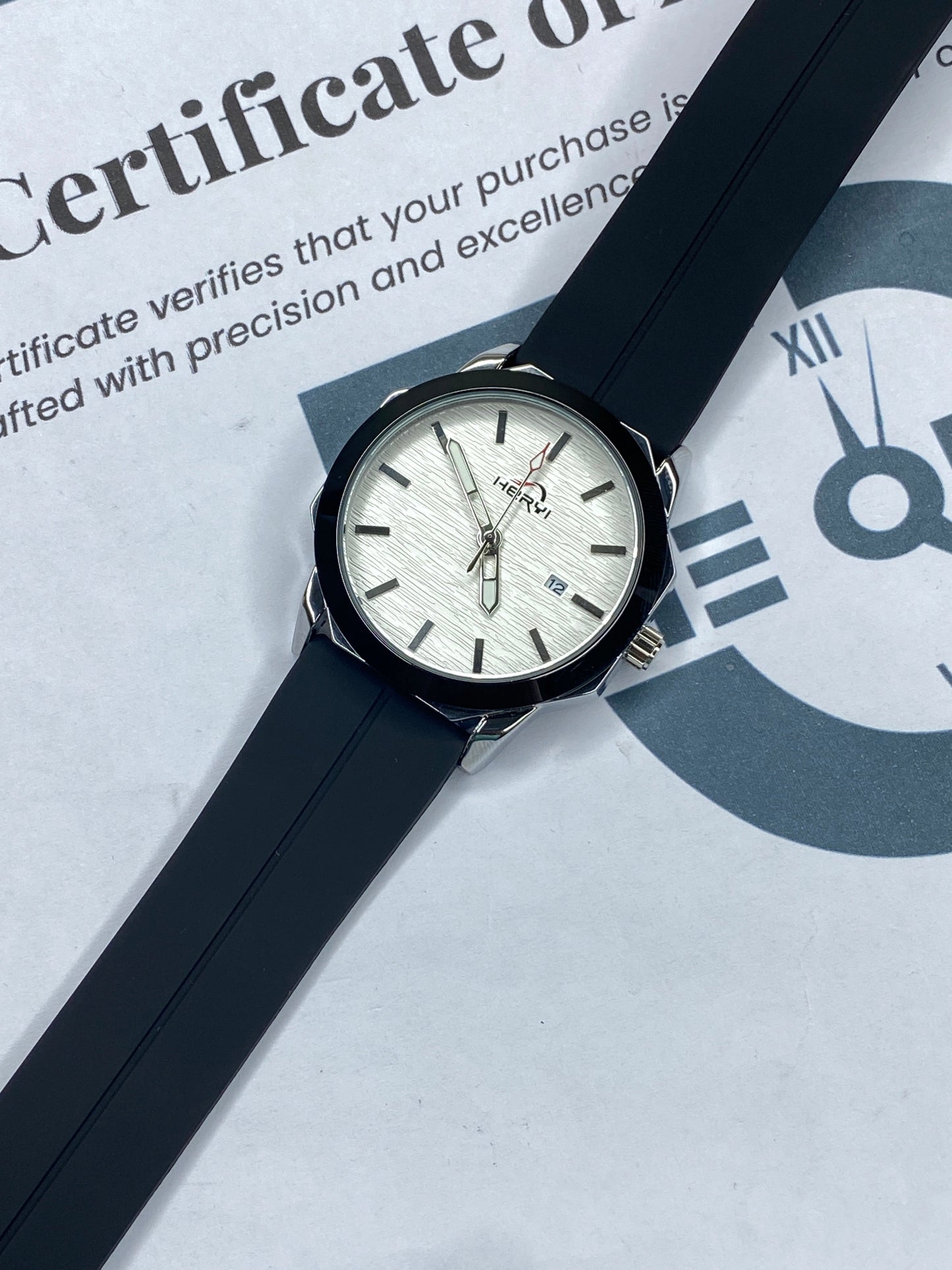 Heyri - Magnetic Lock & Silicone Straps Watch