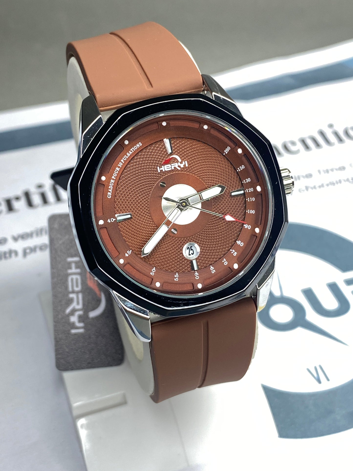 Heyri - Unique Design Magnetic Lock & Silicone Straps Watch
