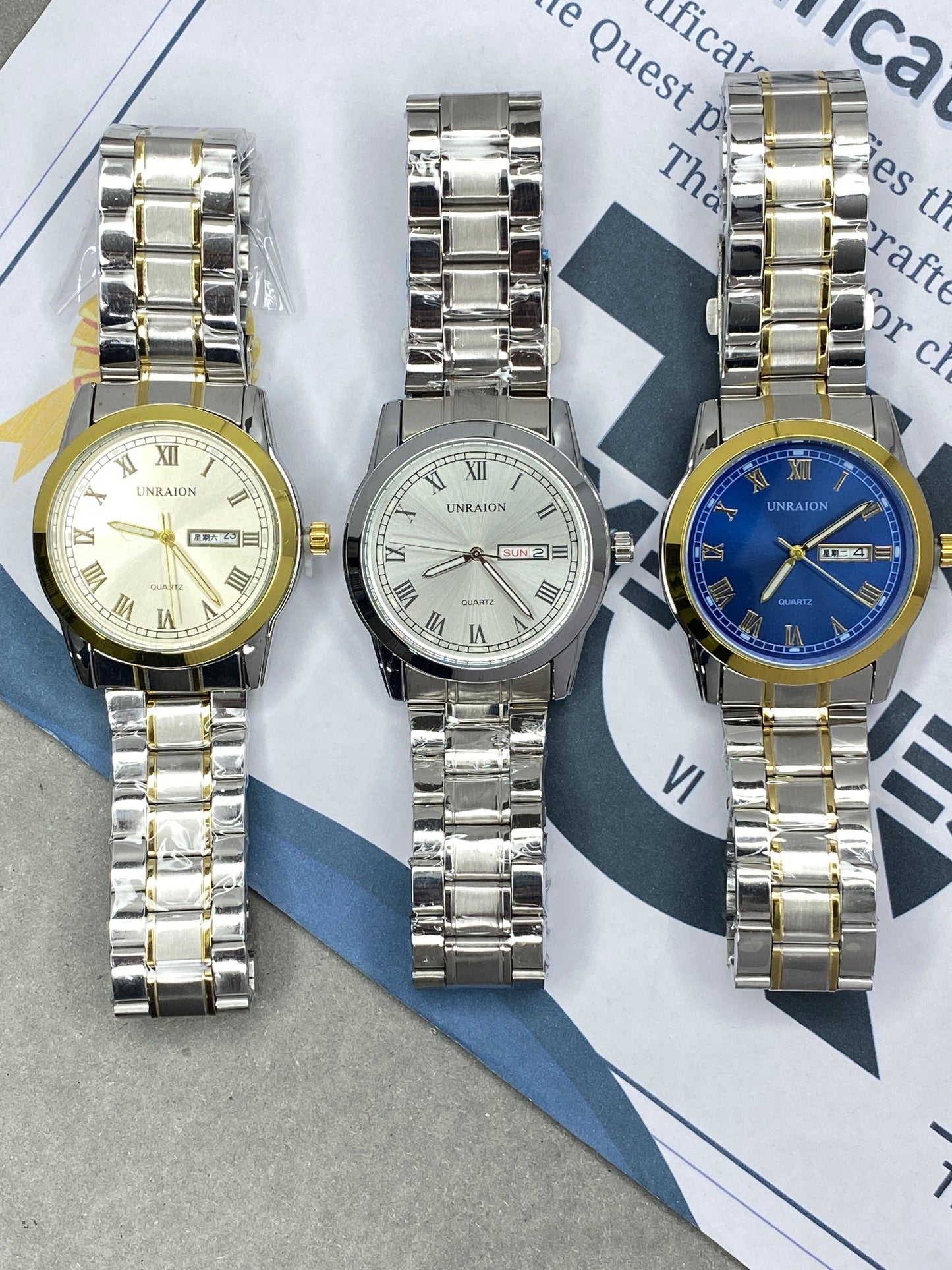 UNRAION Analog Stainless Steel Date & Day Display Chain Watch For Men
