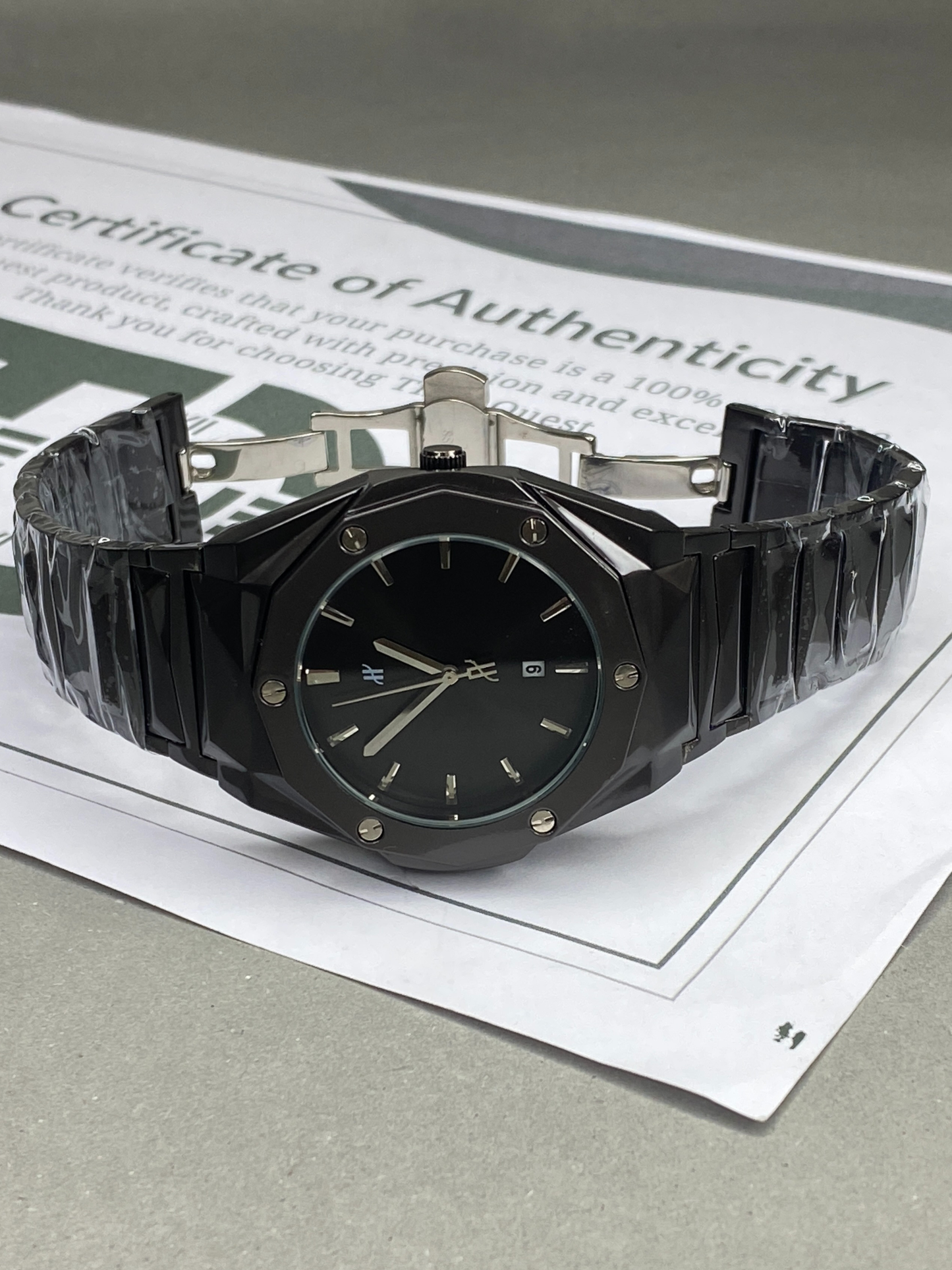 Hublot Geneve Chain Watch For Men With Date Display and Butterfly Lock