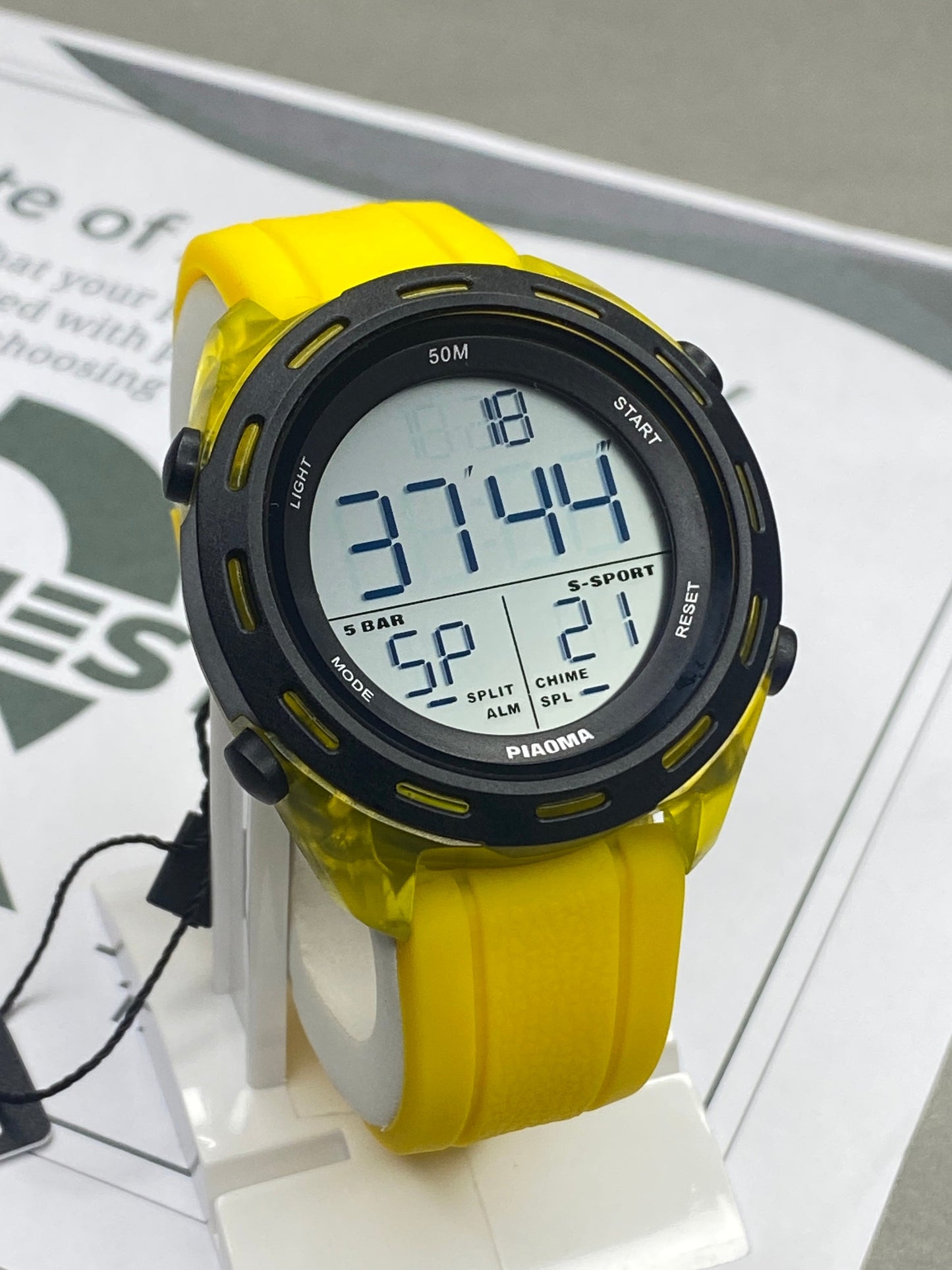 PIAOMA Multi Functional Sports Watch With Round Dial and Digital Display