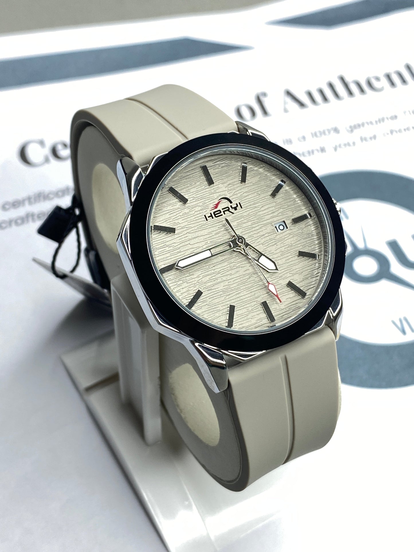 Heyri - Magnetic Lock & Silicone Straps Watch