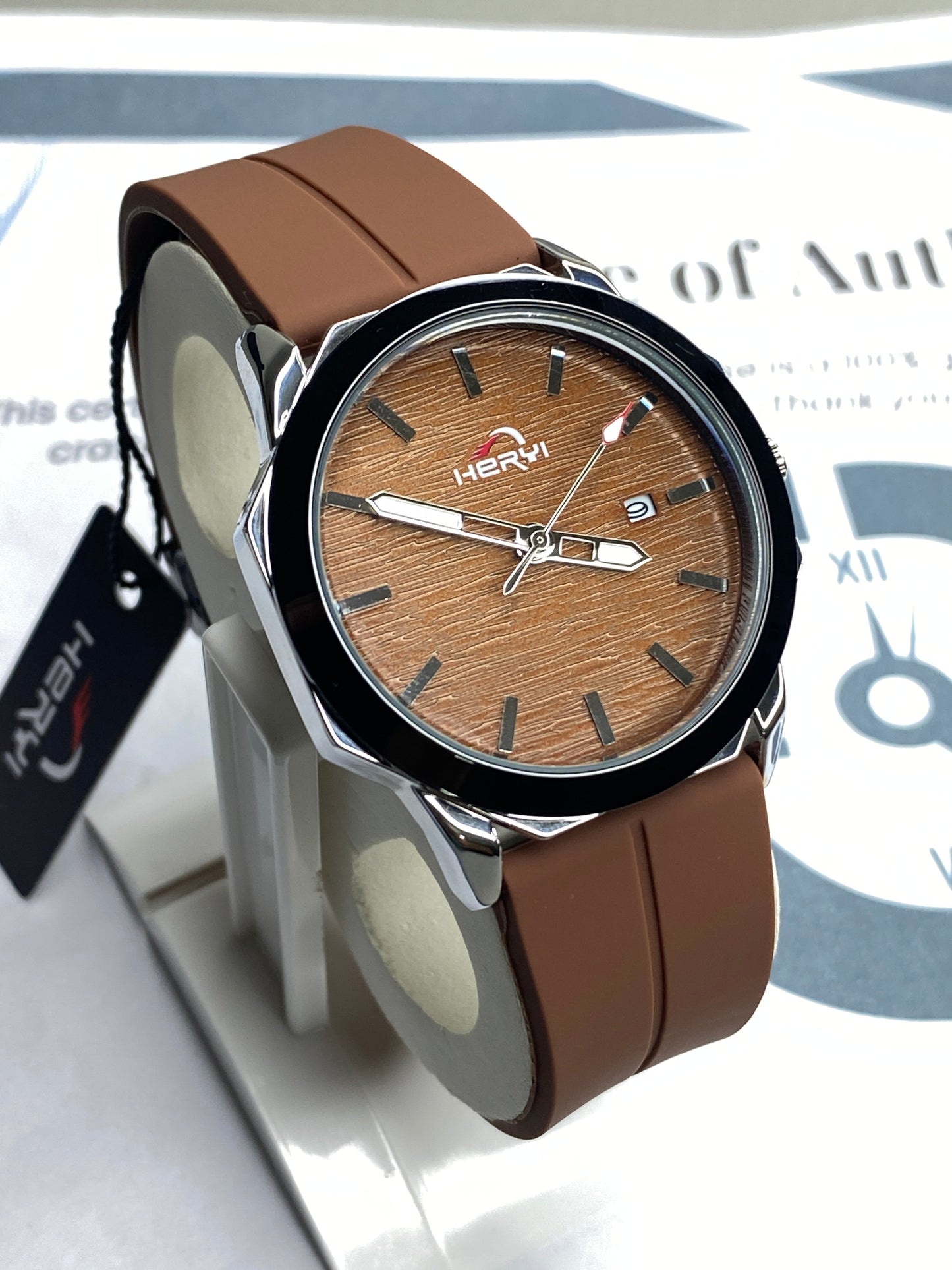 Heyri - Magnetic Lock & Silicone Straps Watch