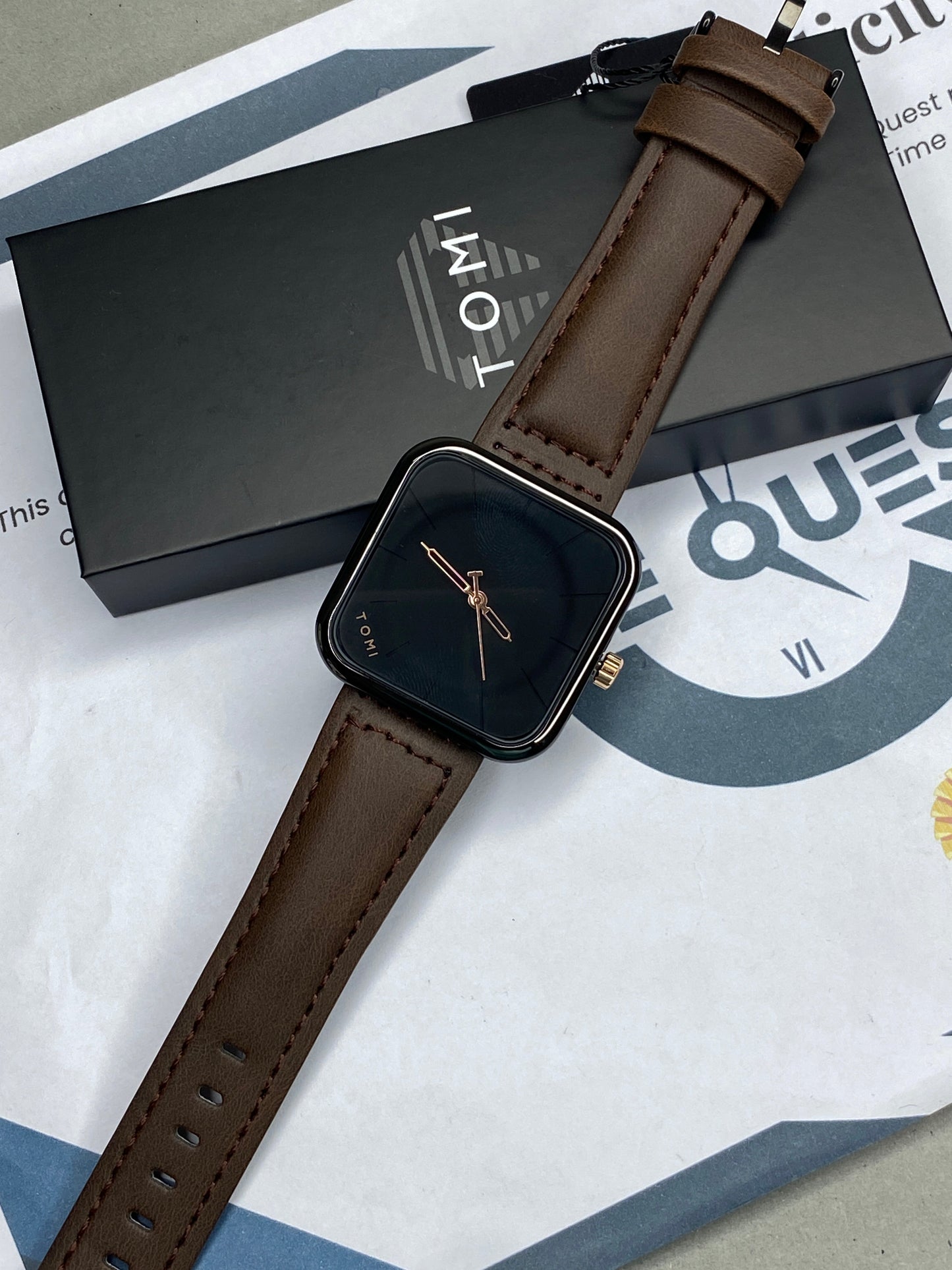 Tomi T-093 Square Design Straps Watch