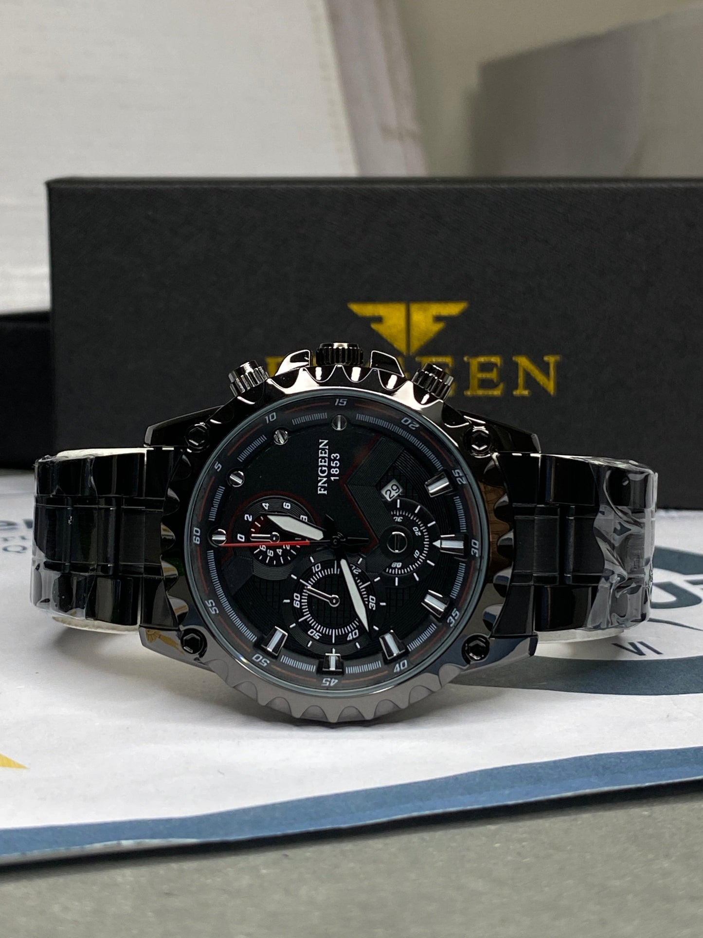 FNGEEN - 1853 Analog Time Stainless Steel Watch For Men With Date Display