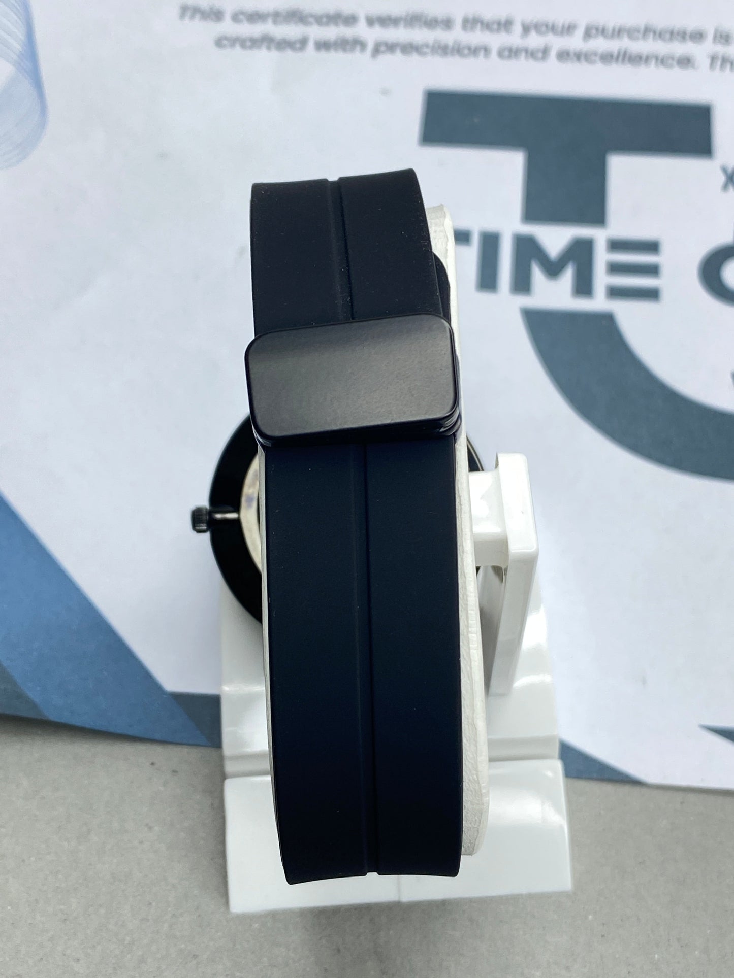 Universe Point Magnetic Master Lock & Silicone Straps Watch