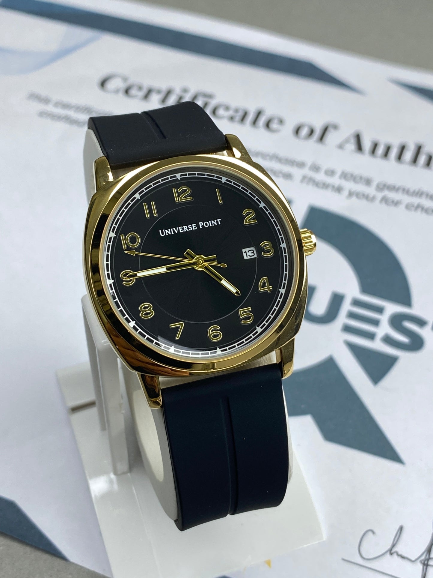 Universe Point Slim Design Magnetic Lock & Silicone Straps Watch