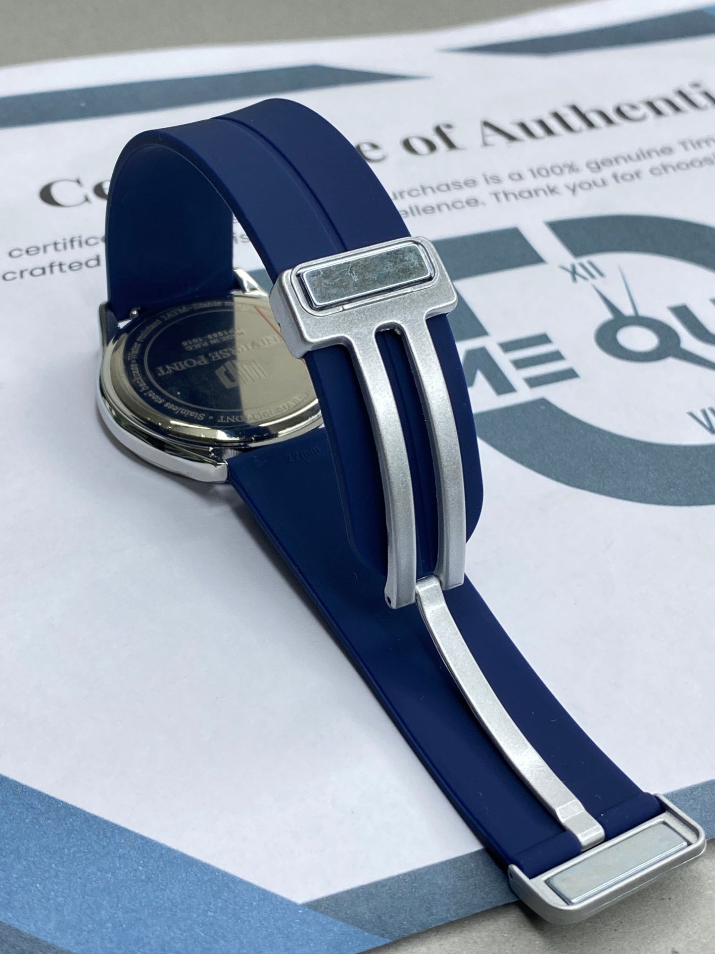 Universe Point Magnetic Lock & Silicone Straps Watch